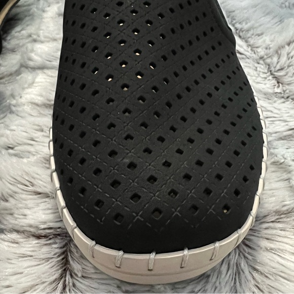 NWOT • Easy Street’s Comfort Wave Slip-On - Picture 6 of 15